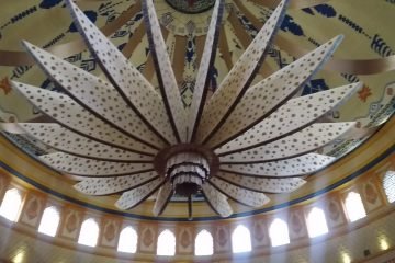 Kemegahan interior masjid Islamic Center