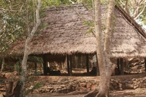 Makam Wali Nyatoq ada Brugak Sasak 