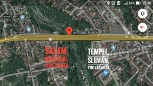 Salam tempel dipisahkan oleh kali krasak 